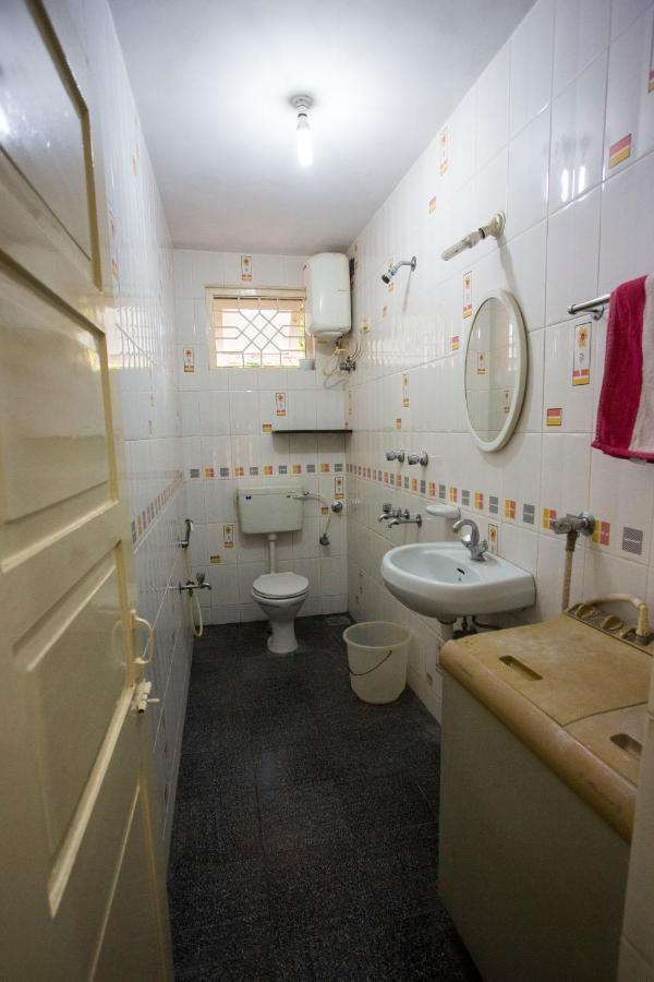 Darryl Ribeiro's 2bhk & 3bhk In A Guest house *