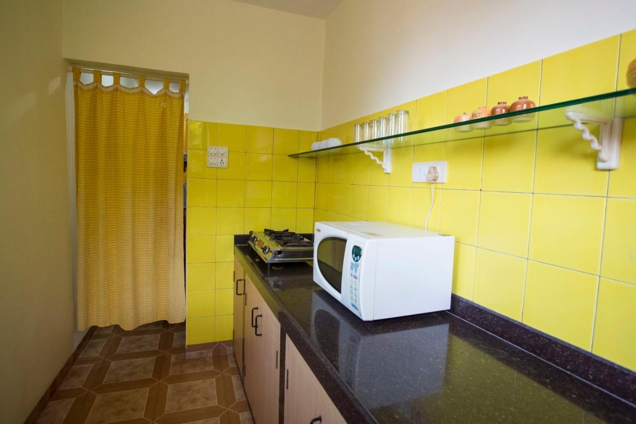 Darryl Ribeiro's 2bhk & 3bhk In A Guest house