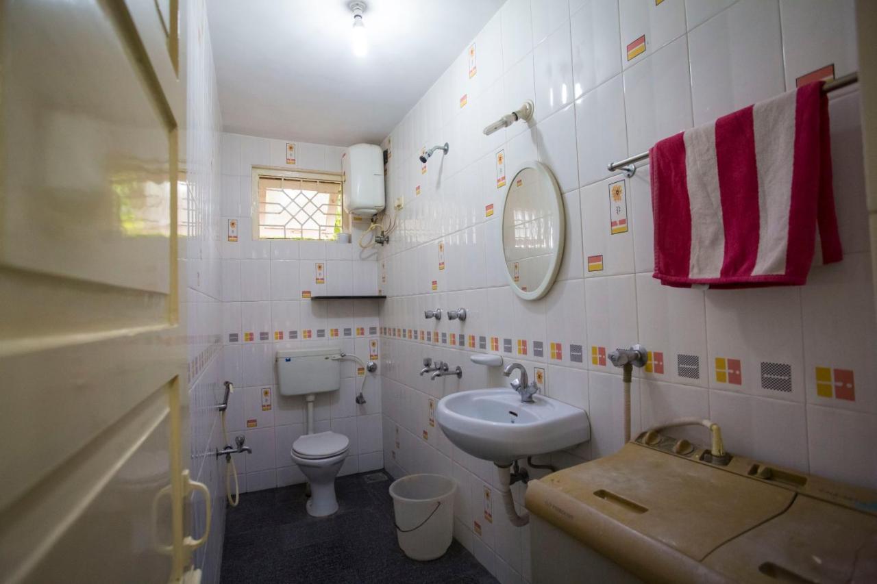 Darryl Ribeiro's 2bhk & 3bhk In A Guest house