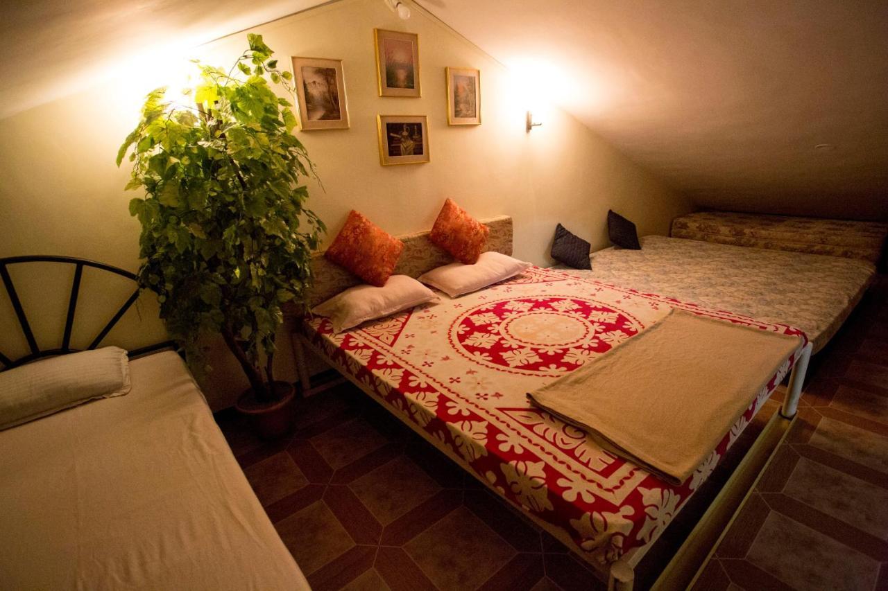 Guest house Darryl Ribeiro's 2bhk & 3bhk In A *