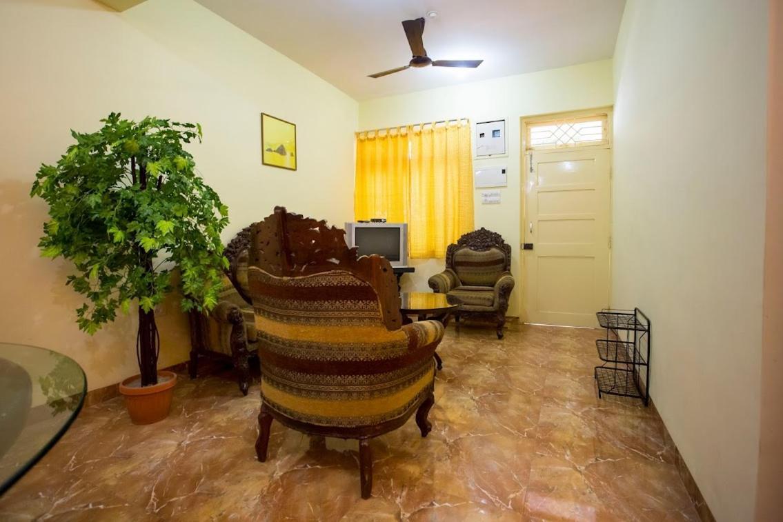 Guest house Darryl Ribeiro's 2bhk & 3bhk In A *
