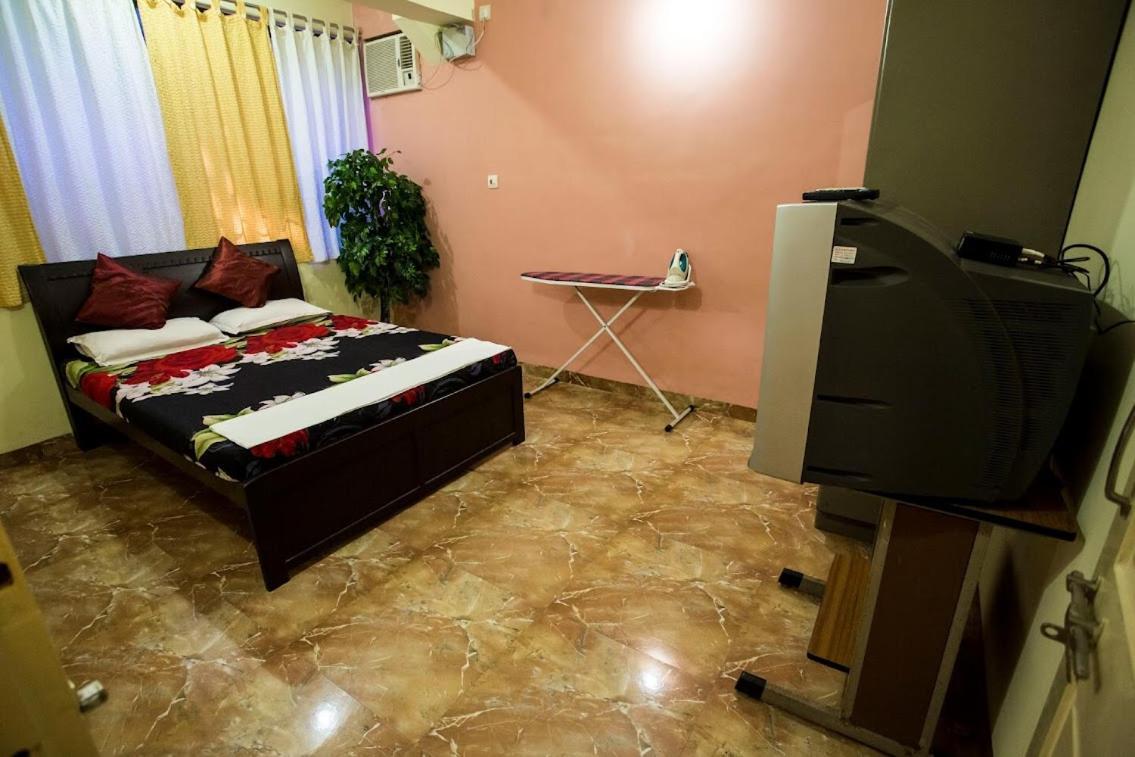 Darryl Ribeiro's 2bhk & 3bhk In A Guest house *